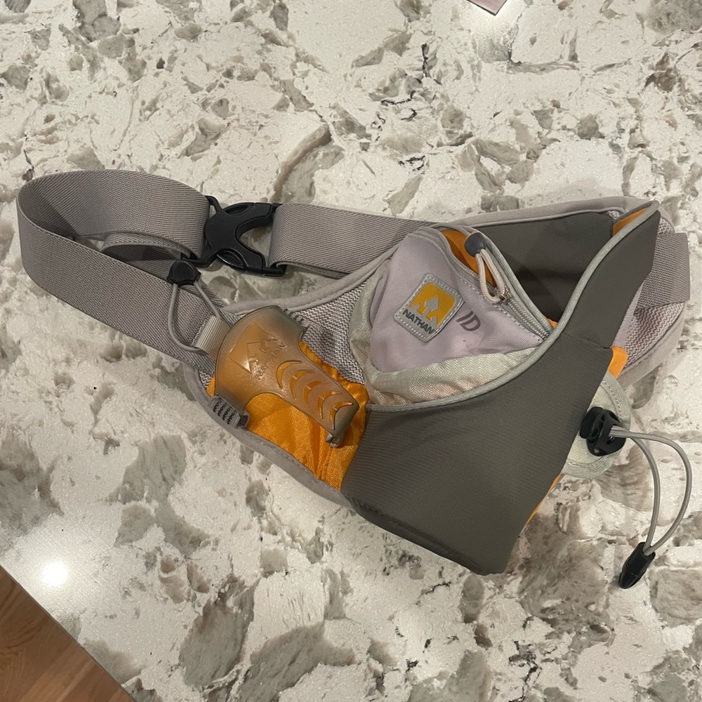 EUC Nathan fuel belt - One Size
